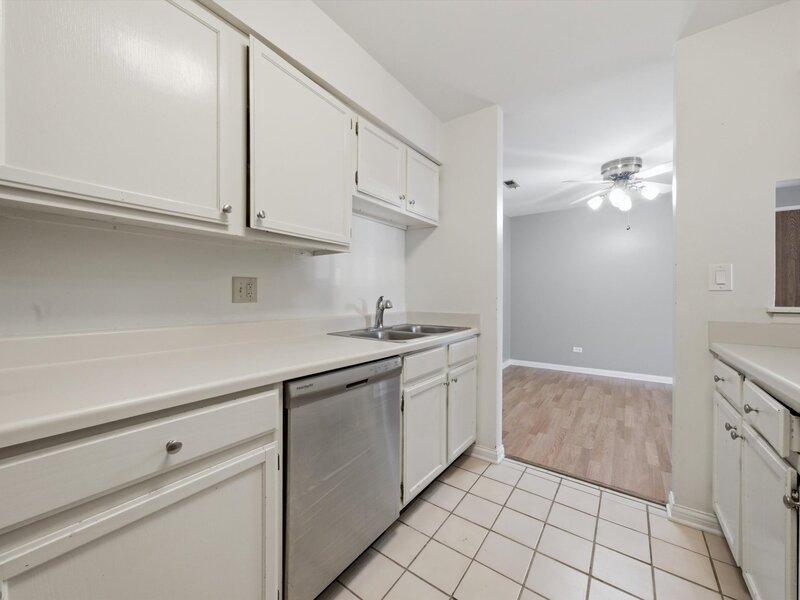 1422 Stonebridge Circle Wheaton IL 60189