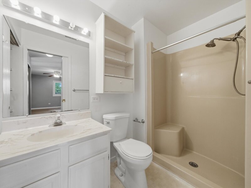 1422 Stonebridge Circle Wheaton IL 60189