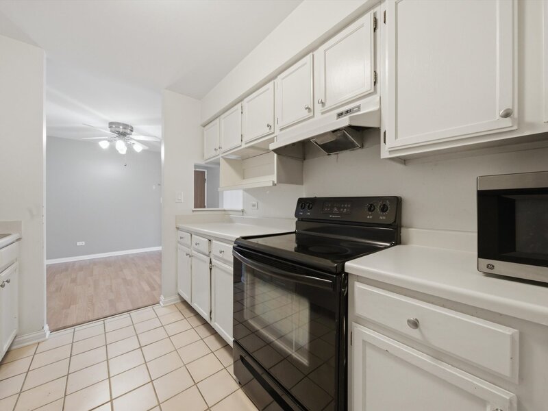 1422 Stonebridge Circle Wheaton IL 60189