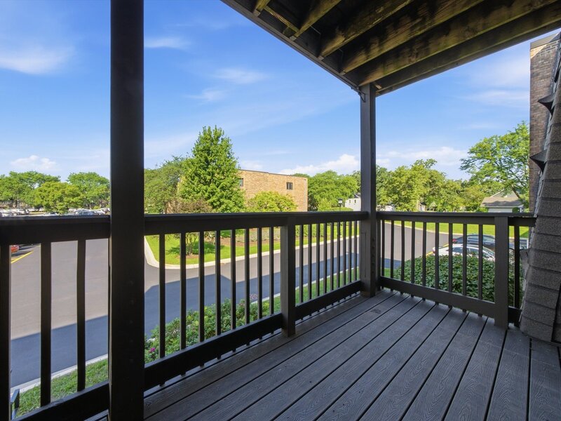 1422 Stonebridge Circle Wheaton IL 60189