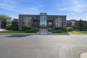 Photo of 1422 Stonebridge Circle Wheaton IL 60189