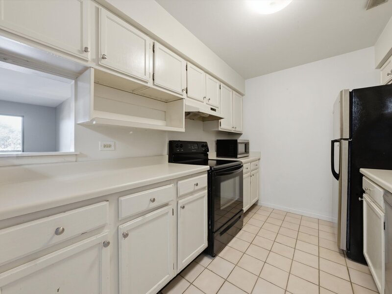 1422 Stonebridge Circle Wheaton IL 60189