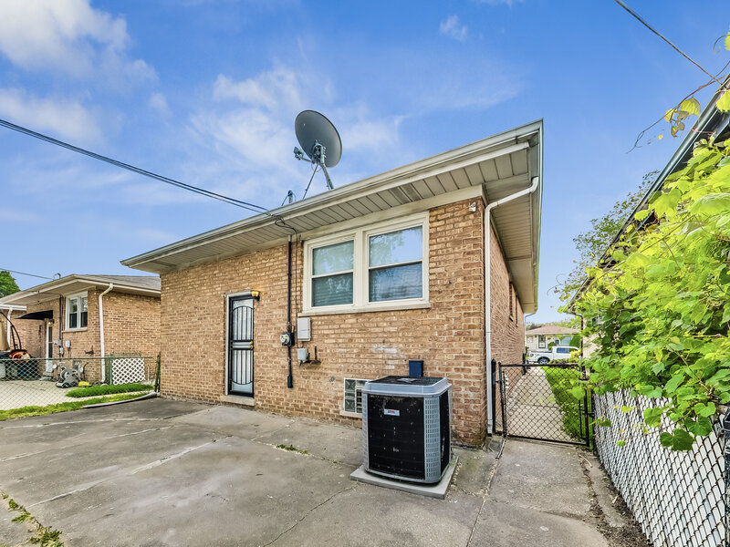 295 Prairie Avenue Calumet City IL 60409