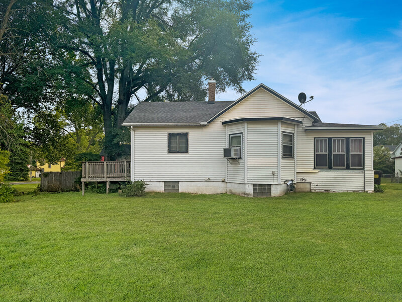 611 S Adams Avenue Freeport IL 61032