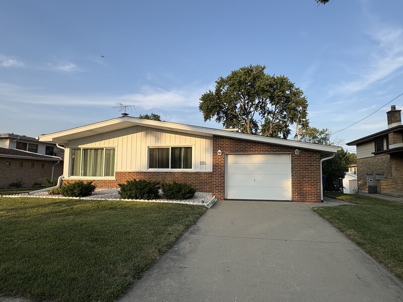 235 S Mayfair Place Chicago Heights IL 60411