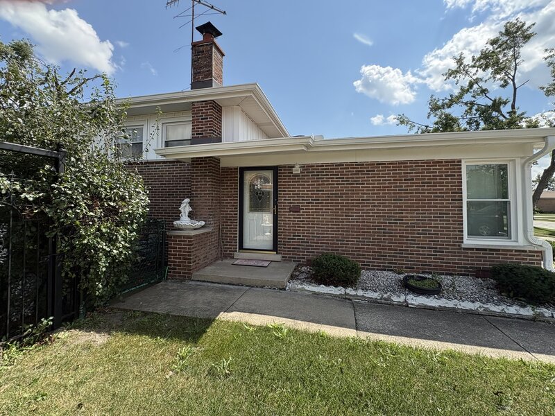 235 S Mayfair Place Chicago Heights IL 60411