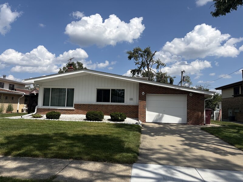235 S Mayfair Place Chicago Heights IL 60411