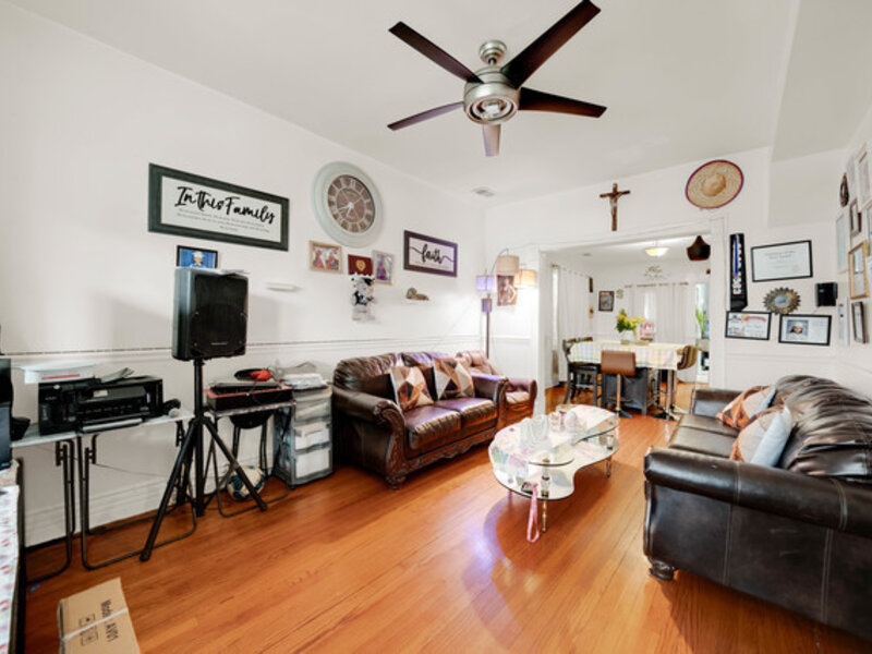4208 S Artesian Avenue Chicago IL 60632
