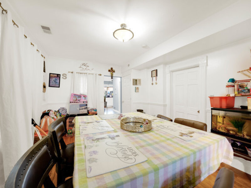 4208 S Artesian Avenue Chicago IL 60632