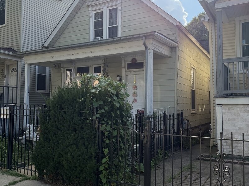 4208 S Artesian Avenue Chicago IL 60632