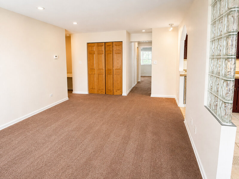 1755 Robin Lane Hoffman Estates IL 60194