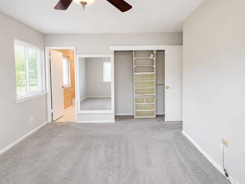 1755 Robin Lane Hoffman Estates IL 60194