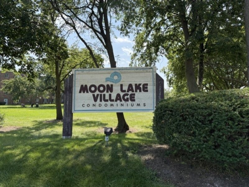 1755 Robin Lane Hoffman Estates IL 60194