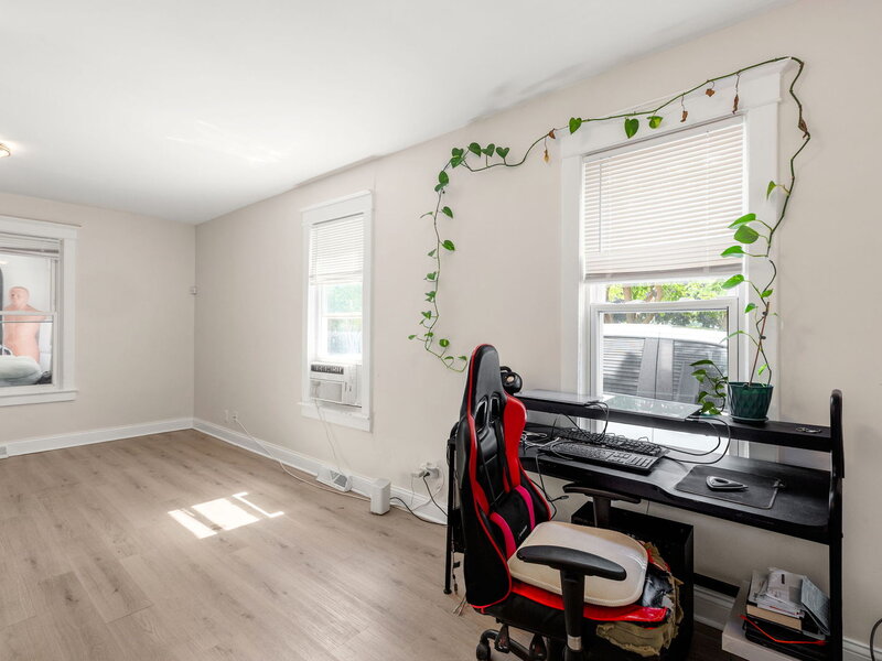 556 Caroline Place Waukegan IL 60085