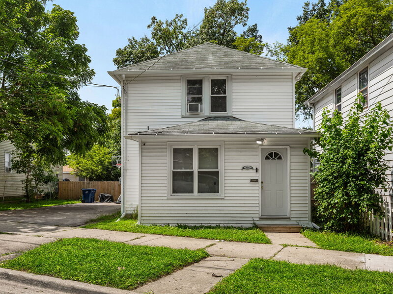 556 Caroline Place Waukegan IL 60085