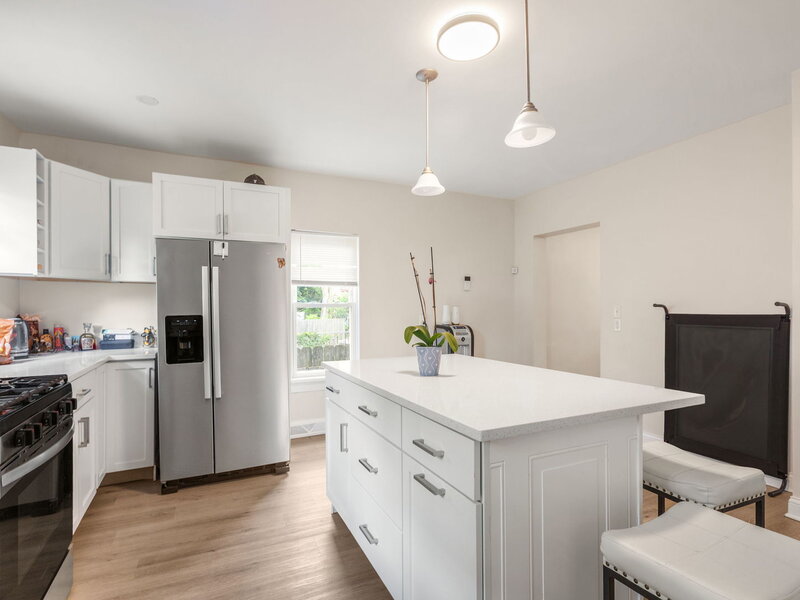 556 Caroline Place Waukegan IL 60085