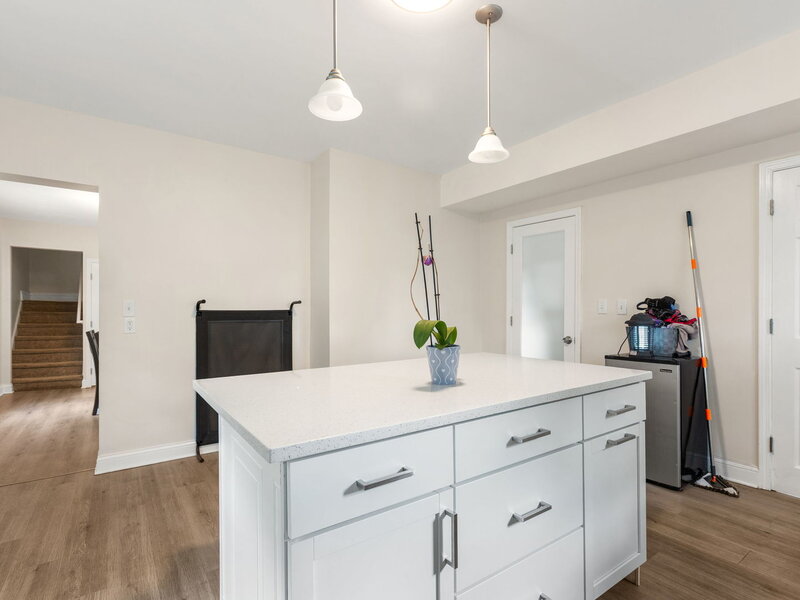556 Caroline Place Waukegan IL 60085