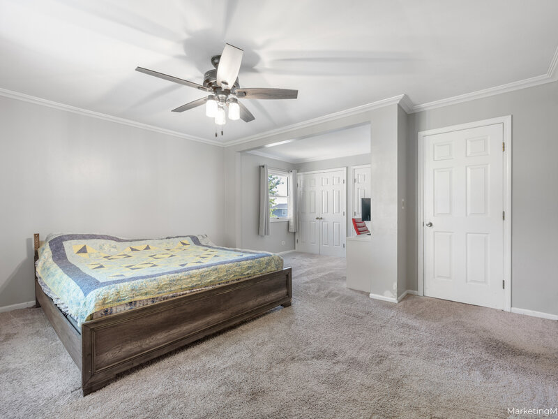 490 Heather Lane Carol Stream IL 60188