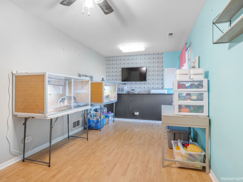 490 Heather Lane Carol Stream IL 60188