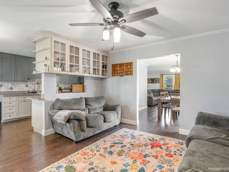 490 Heather Lane Carol Stream IL 60188
