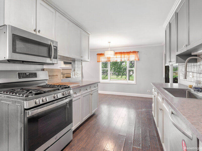 490 Heather Lane Carol Stream IL 60188