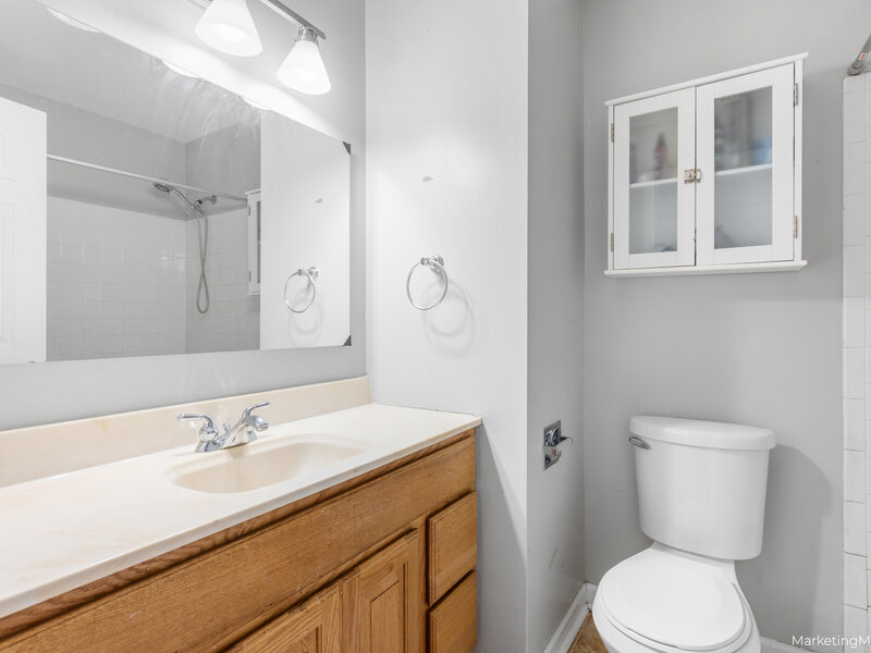 490 Heather Lane Carol Stream IL 60188