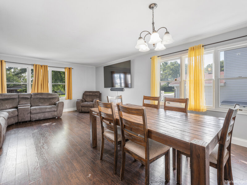 490 Heather Lane Carol Stream IL 60188