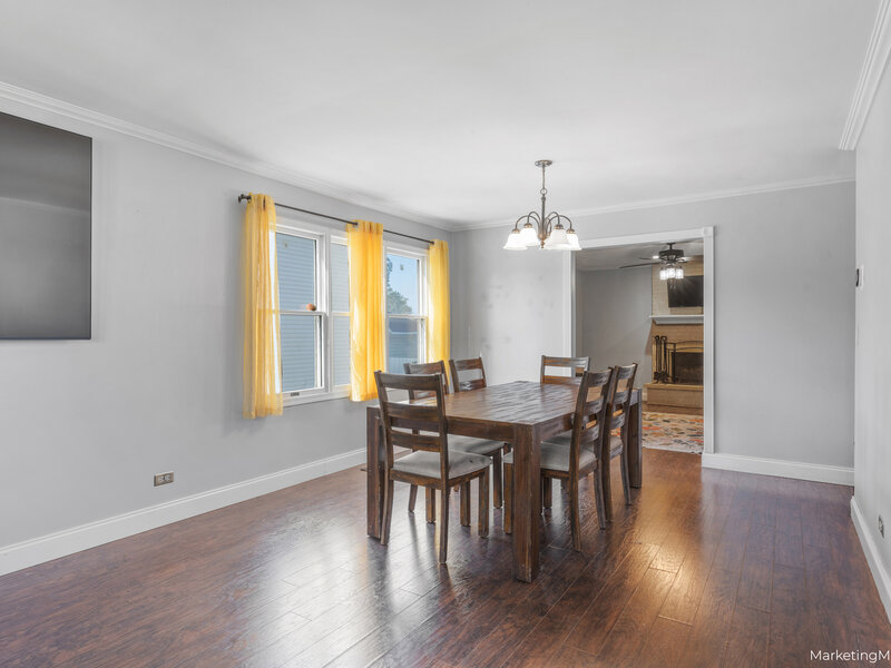 490 Heather Lane Carol Stream IL 60188