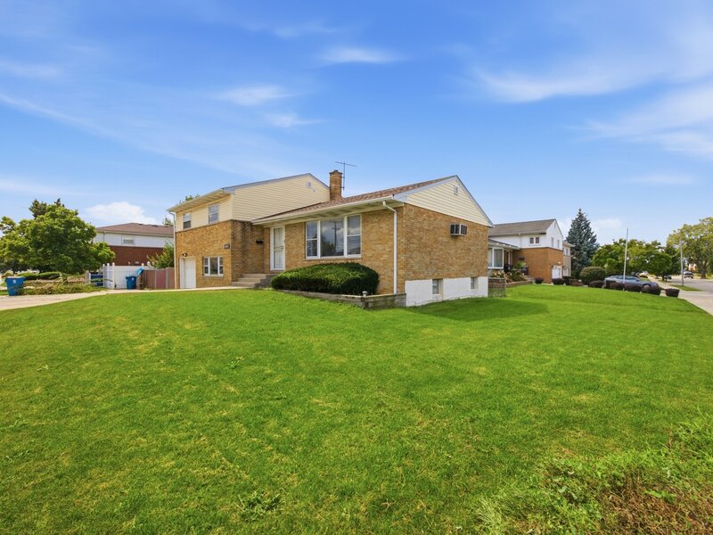 1670 N 5th Avenue Melrose Park IL 60160