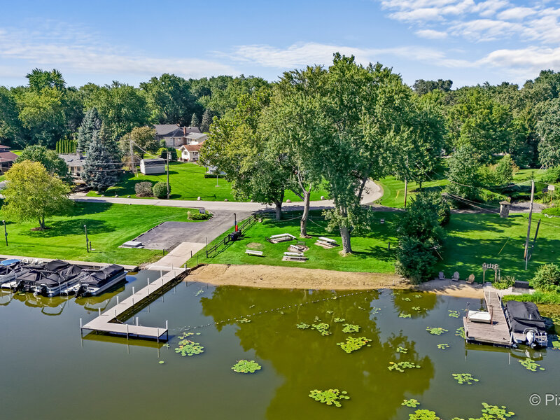 34803 N Hiawatha Trail Mchenry IL 60051