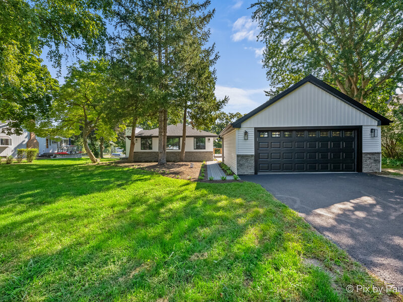 34803 N Hiawatha Trail Mchenry IL 60051