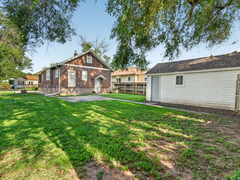 823 Pershing Boulevard Clinton IA 52732