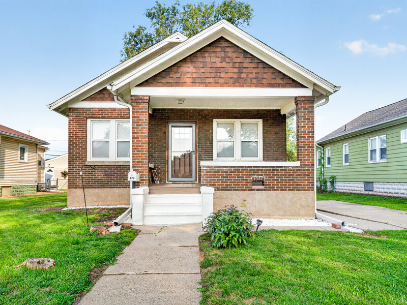 823 Pershing Boulevard Clinton IA 52732