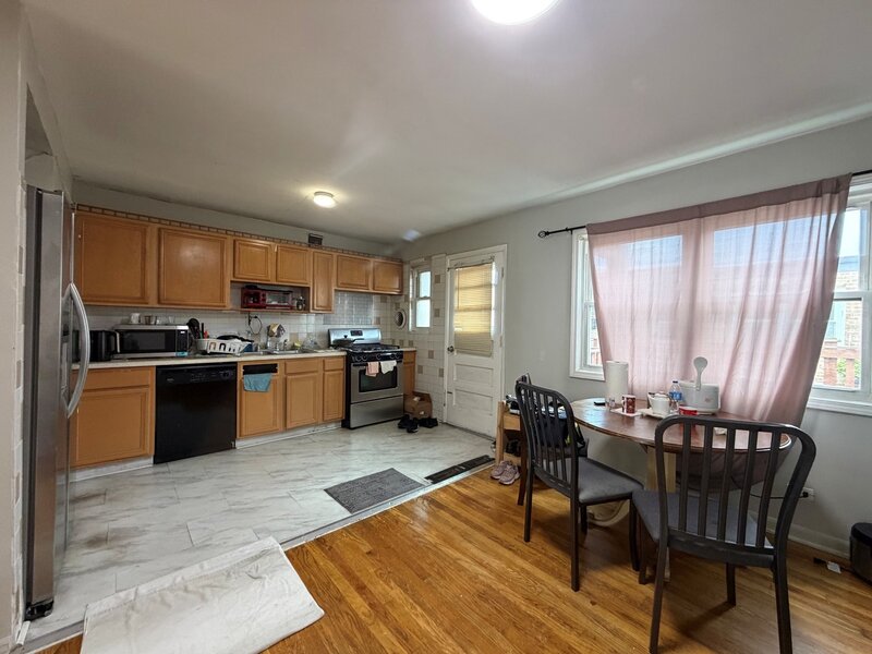 6338 N Kedzie Avenue Chicago IL 60659