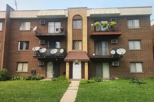Photo of 10423 Dearlove Road Glenview IL 60025 Unit 2