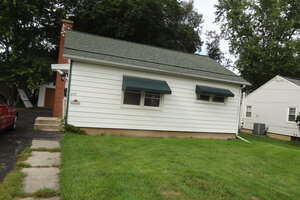 Photo of 379 E Lincoln Street Sycamore IL 60178