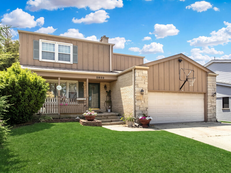 2950 Briarwood Drive Mount Prospect IL 60056