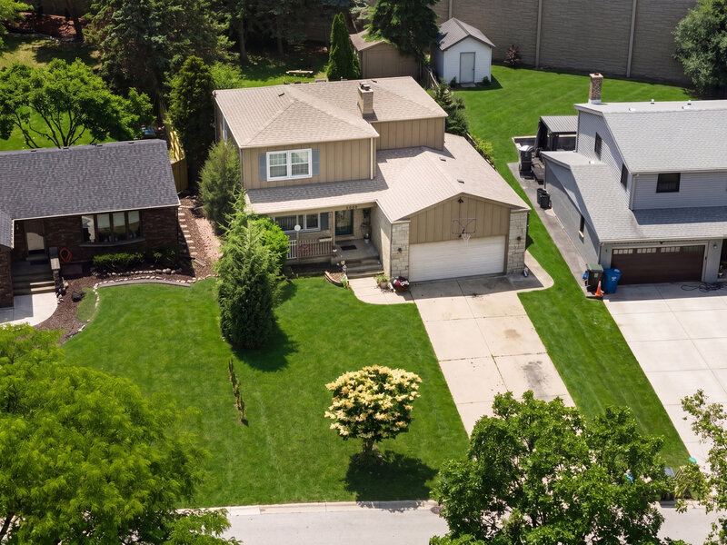 2950 Briarwood Drive Mount Prospect IL 60056
