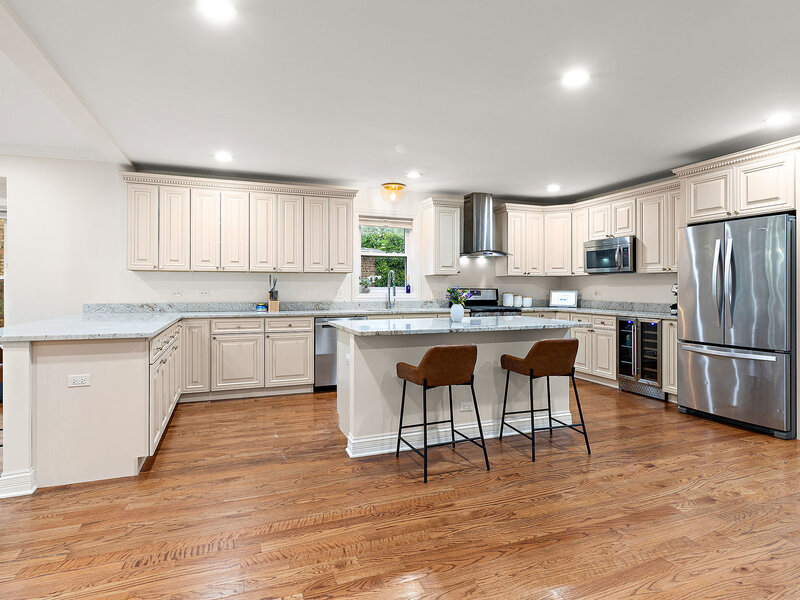 6552 N Oxford Avenue Chicago IL 60631