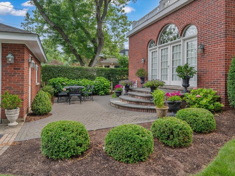 220 Maple Avenue Wilmette IL 60091