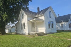 Photo of 556 24th Avenue Moline IL 61265