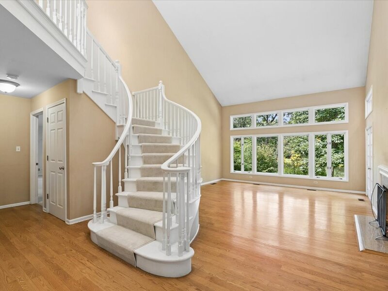 30 Brierfield Court Lake Bluff IL 60044