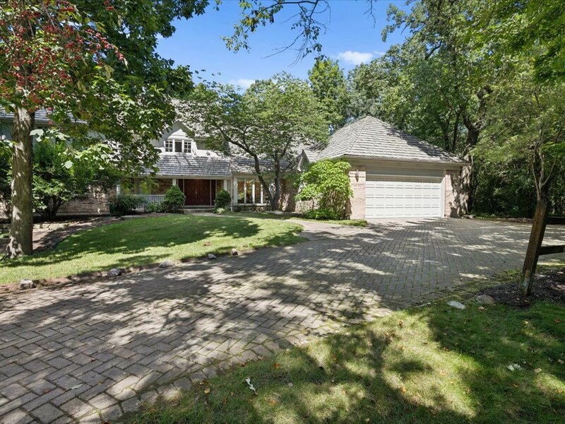 30 Brierfield Court Lake Bluff IL 60044
