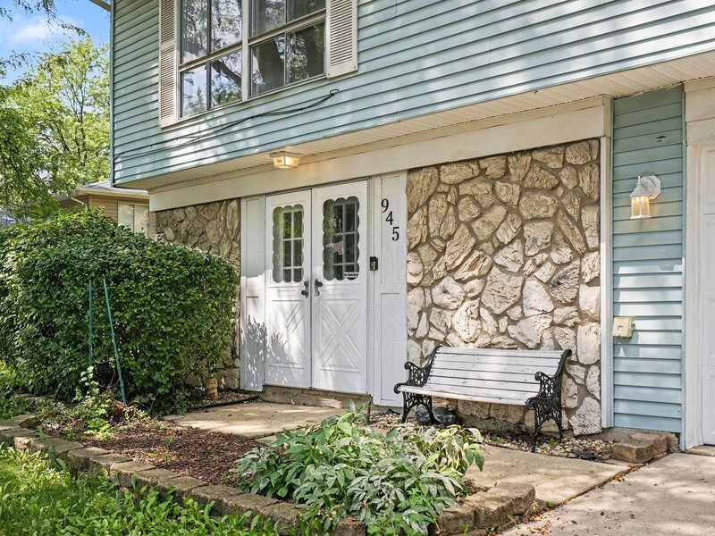 945 Surrey Court Joliet IL 60431