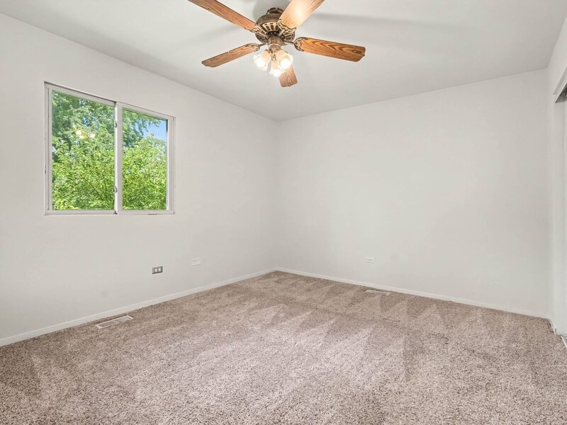 945 Surrey Court Joliet IL 60431