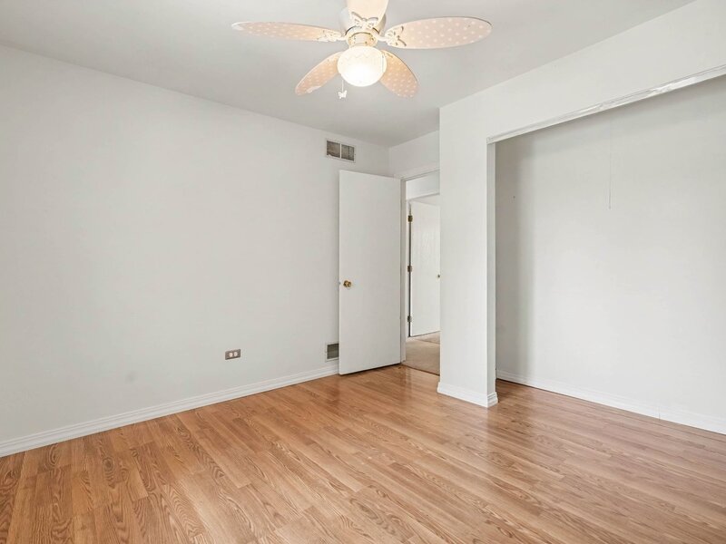 945 Surrey Court Joliet IL 60431