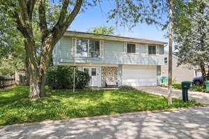 Photo of 945 Surrey Court Joliet IL 60431