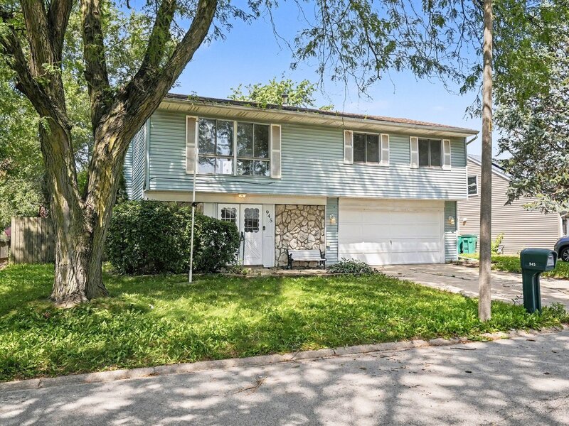 945 Surrey Court Joliet IL 60431