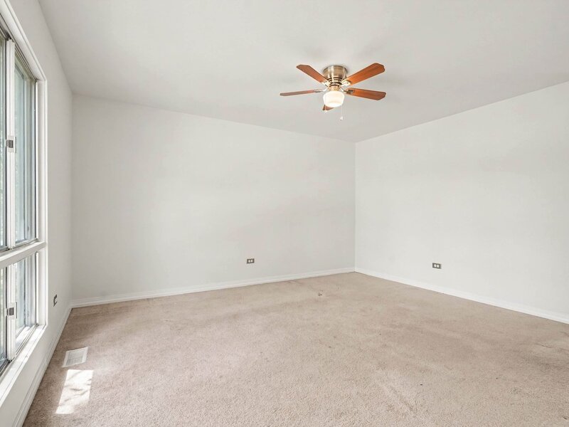 945 Surrey Court Joliet IL 60431