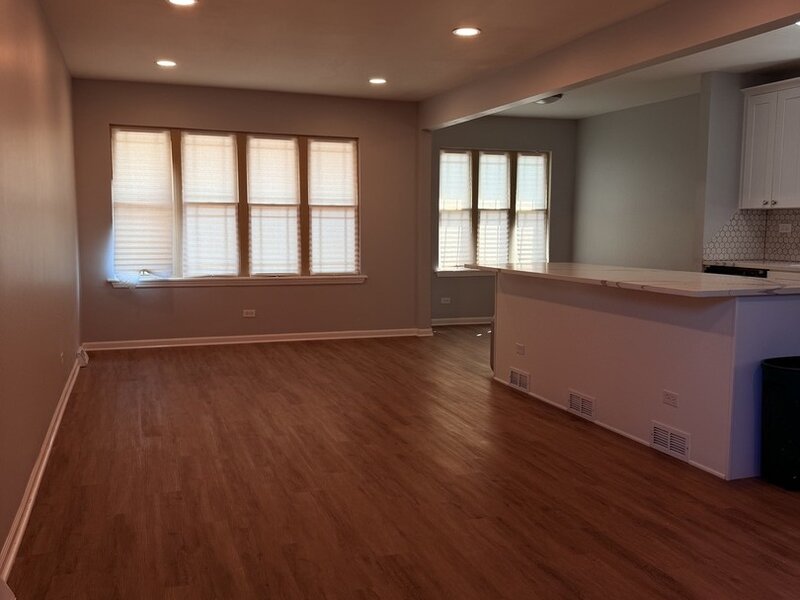 8844 S Halsted Street Chicago IL 60620